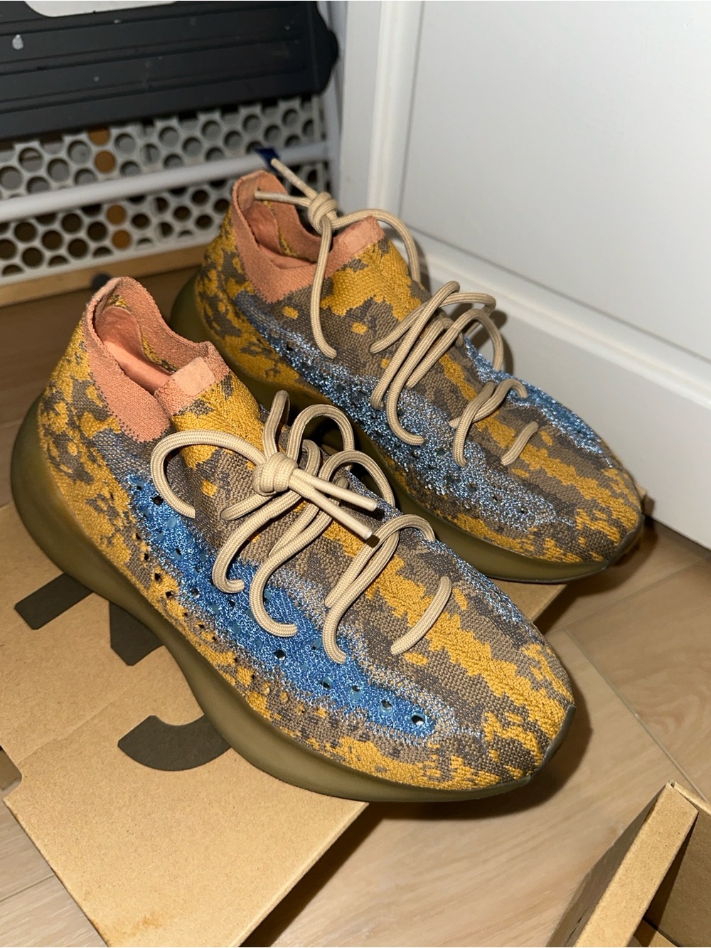 Adidas Yeezy boost 360 blue oat size 9